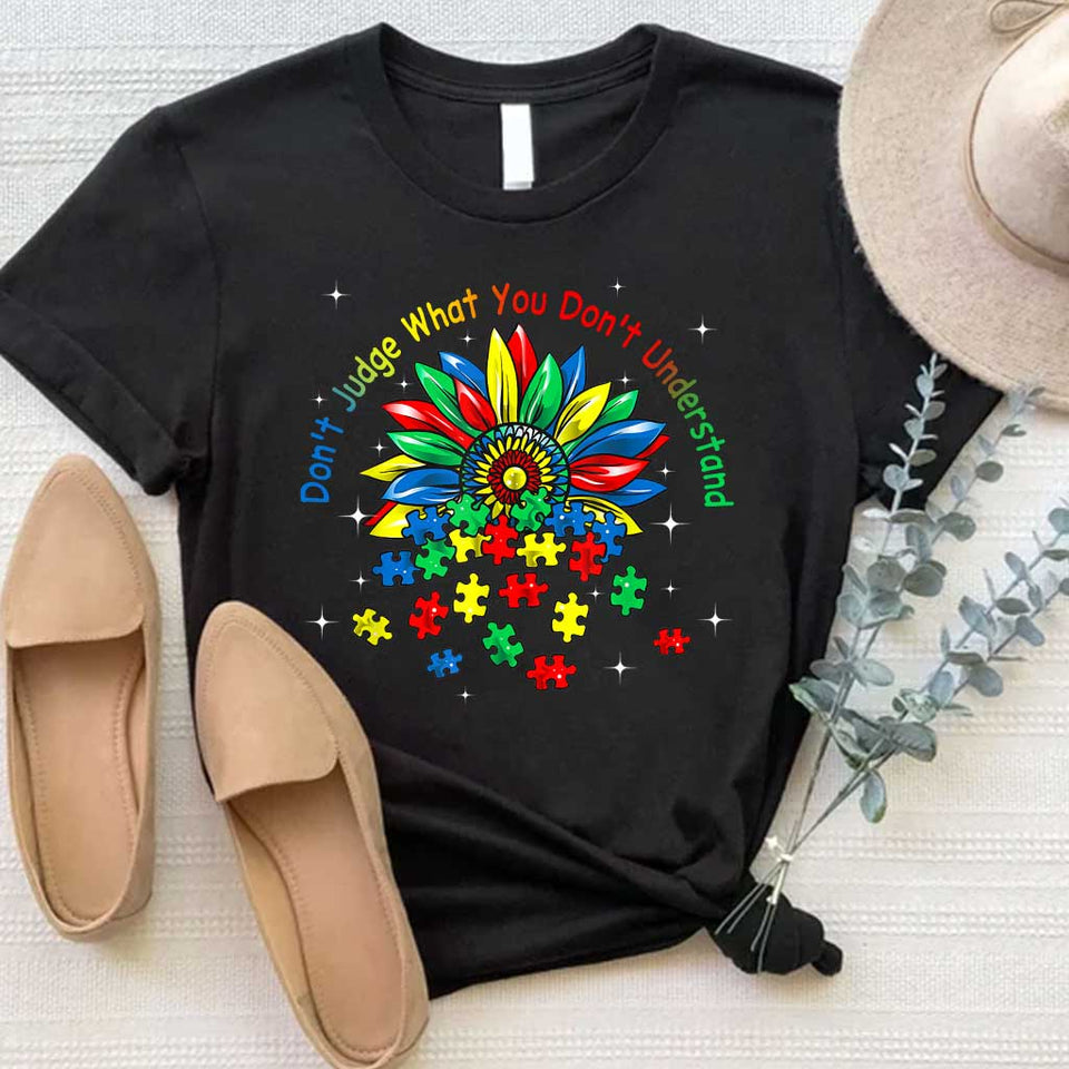 Ne jugez pas ce que vous ne comprenez pas - T-shirt et sweat à capuche de sensibilisation à l'autisme 0520