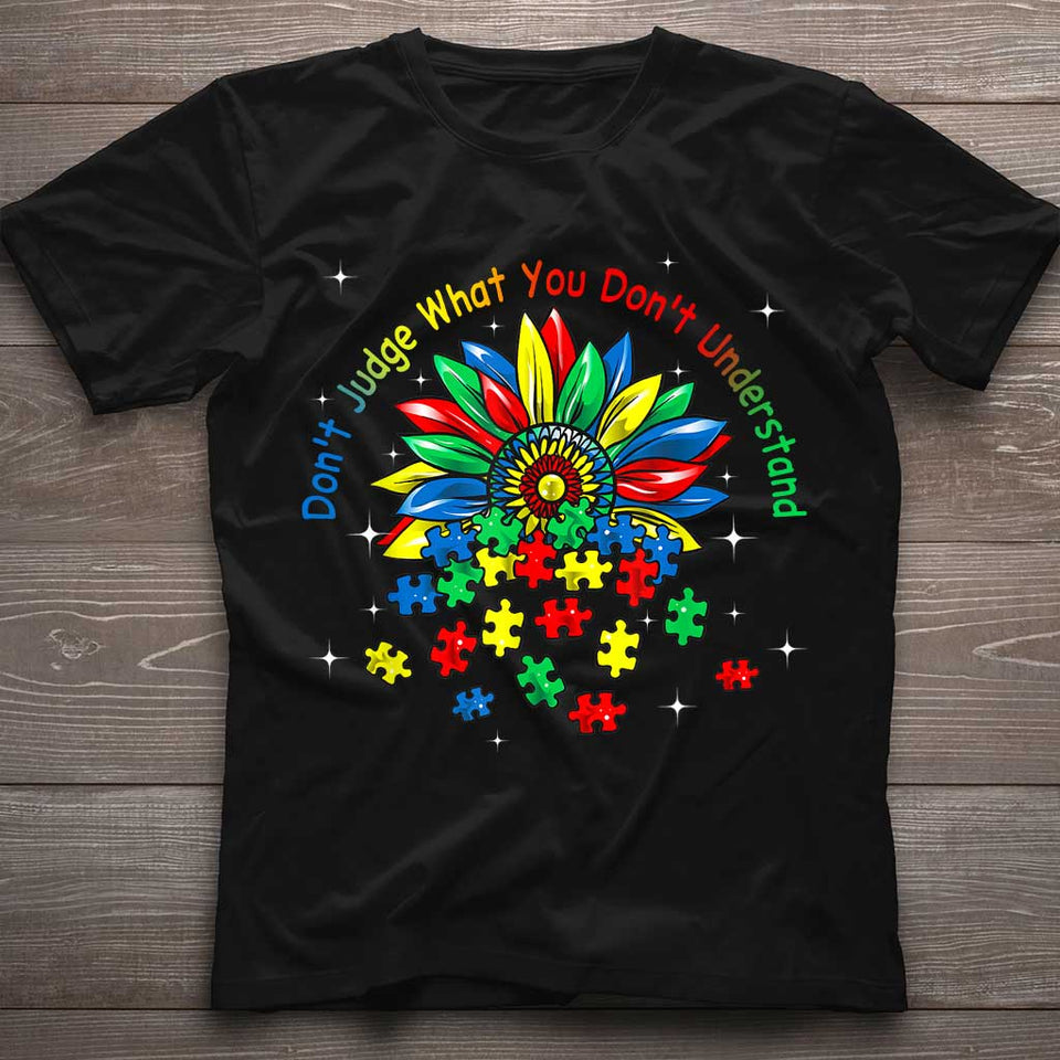 Ne jugez pas ce que vous ne comprenez pas - T-shirt et sweat à capuche de sensibilisation à l'autisme 0520