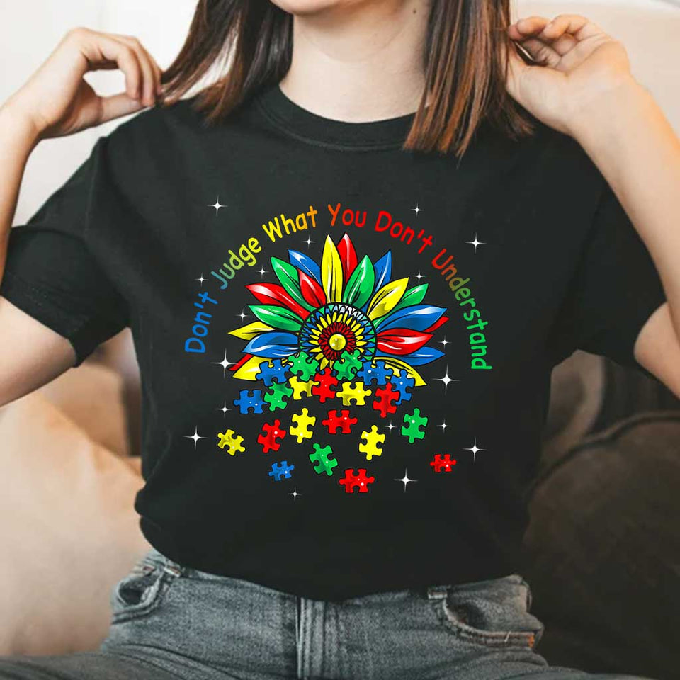 Ne jugez pas ce que vous ne comprenez pas - T-shirt et sweat à capuche de sensibilisation à l'autisme 0520