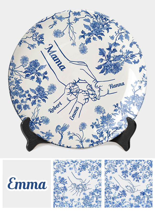 Assiette ronde en céramique personnalisée « Mains de maman et d'enfants » blanche et bleue classique - Assiette ronde personnalisée pour maman