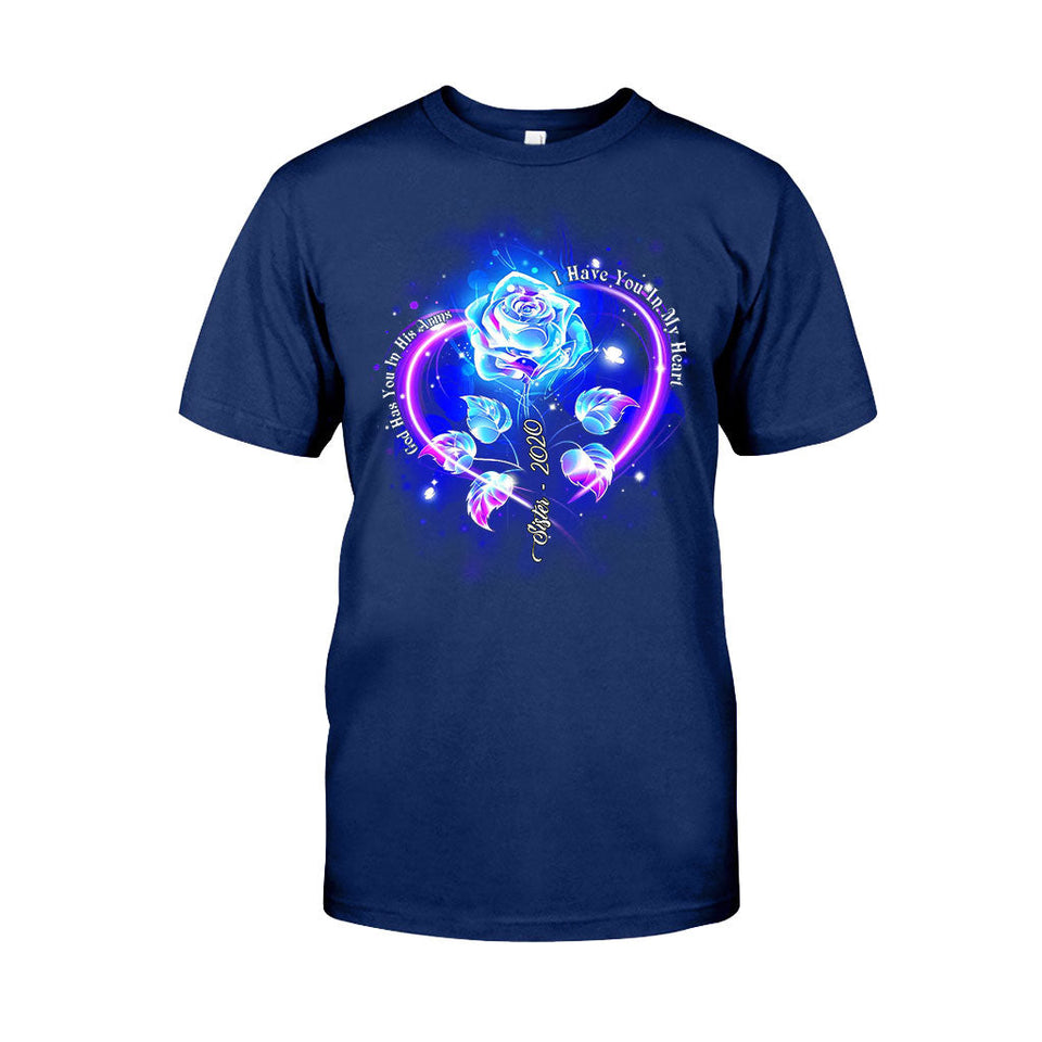 Dieu te tient dans ses bras, je te porte dans mon cœur - T-shirt et sweat à capuche personnalisés en hommage