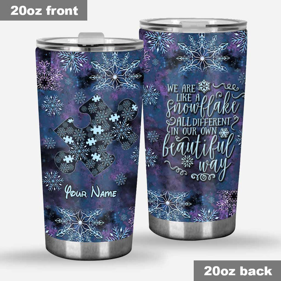 Nous sommes comme des flocons de neige - Gobelet de Noël personnalisé pour la sensibilisation à l'autisme, avec des flocons bleus et violets
