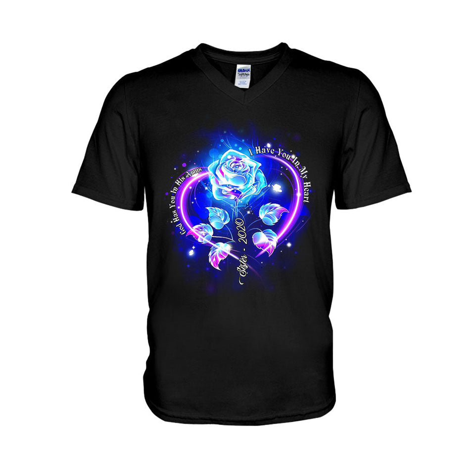 Dieu te tient dans ses bras, je te porte dans mon cœur - T-shirt et sweat à capuche personnalisés en hommage