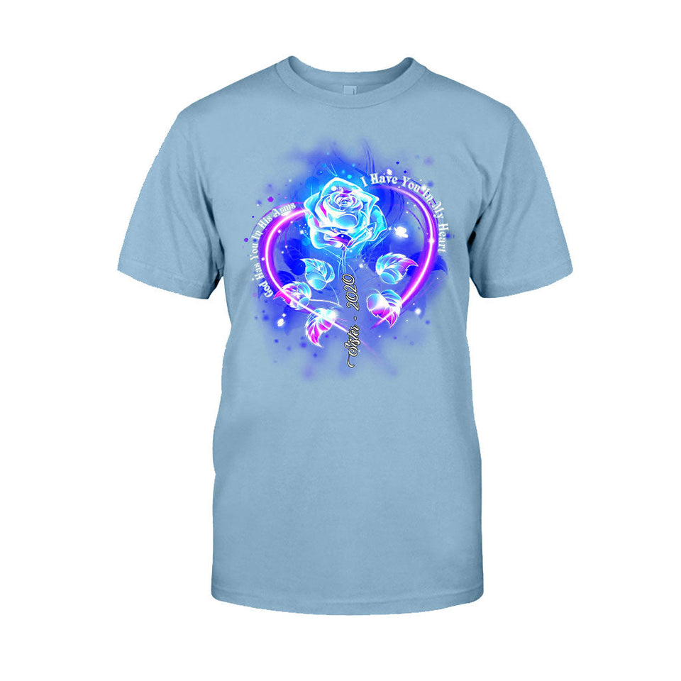 Dieu te tient dans ses bras, je te porte dans mon cœur - T-shirt et sweat à capuche personnalisés en hommage