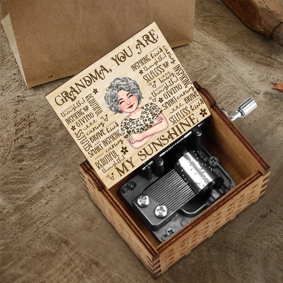 Mom You Are My Sunshine - Gift for mom, grandma, daughter, wife, aunt - Personalized Hand Crank Music Box