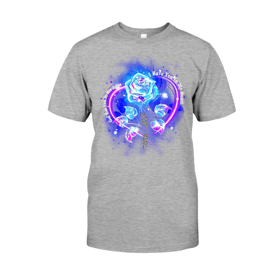 Dieu te tient dans ses bras, je te porte dans mon cœur - T-shirt et sweat à capuche personnalisés en hommage