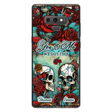Skull Couple - Skull gift for husband, wife, boyfriend, girlfriend - Personalized Phone Case