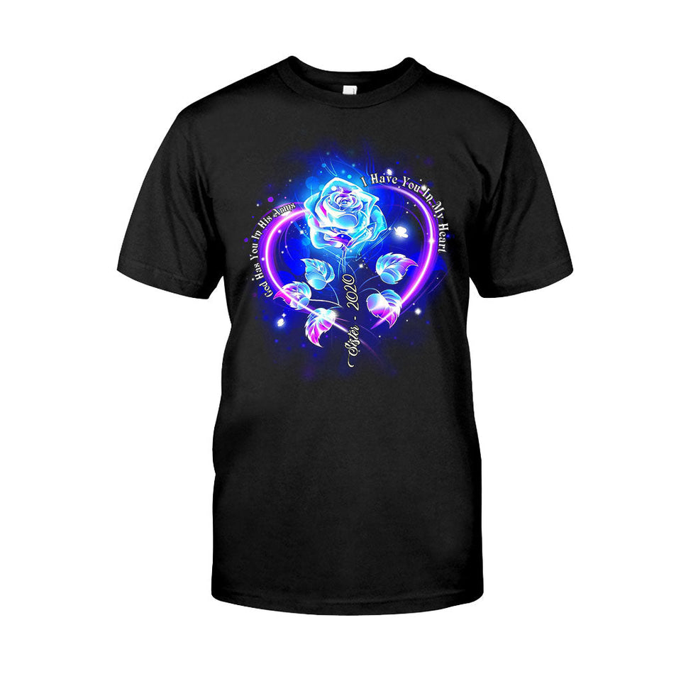 Dieu te tient dans ses bras, je te porte dans mon cœur - T-shirt et sweat à capuche personnalisés en hommage