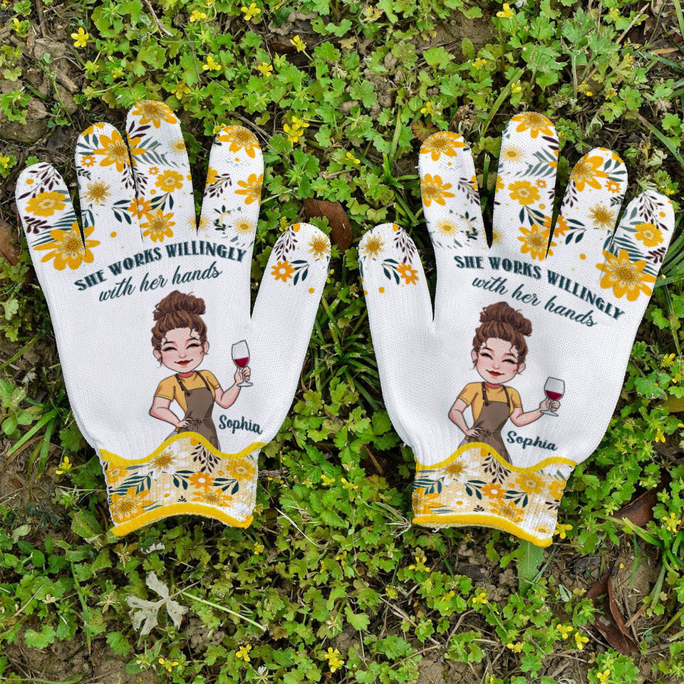 She Works Willingly With Her Hands - Personalized Gardening Garden Gloves
