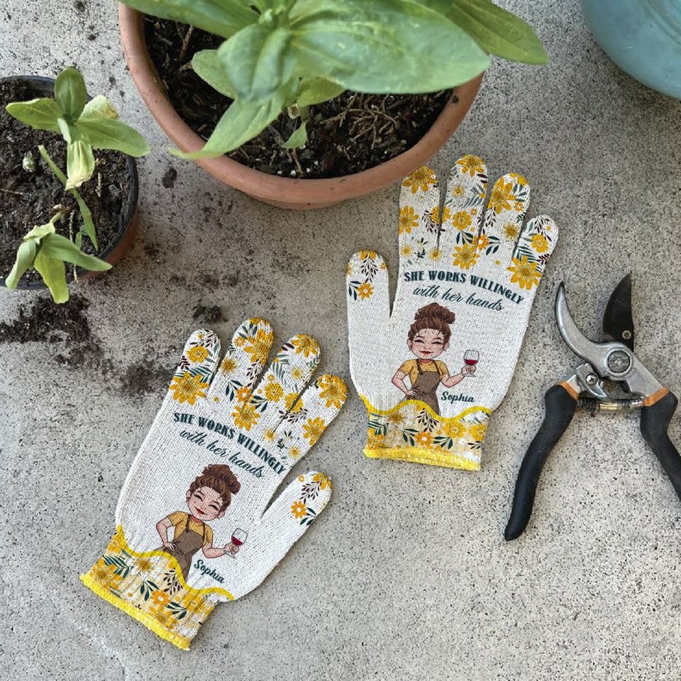She Works Willingly With Her Hands - Personalized Gardening Garden Gloves