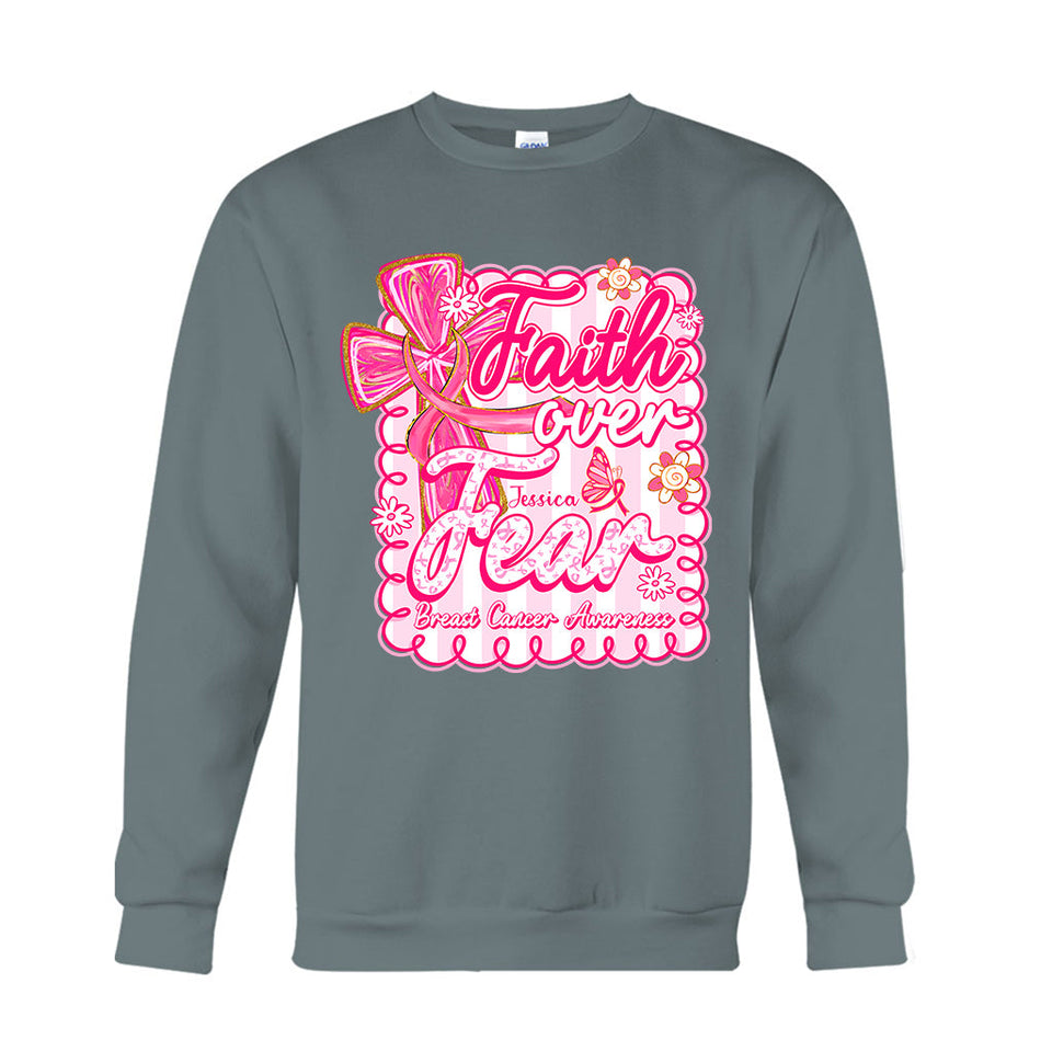 T-shirt et sweat à capuche personnalisés « Preppy Breast Cancer Faith Over Fear » (La foi plutôt que la peur face au cancer du sein)