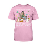 That's What I Do I Crochet I Pet Cats And I Know Things - Personalized T-shirt and Hoodie